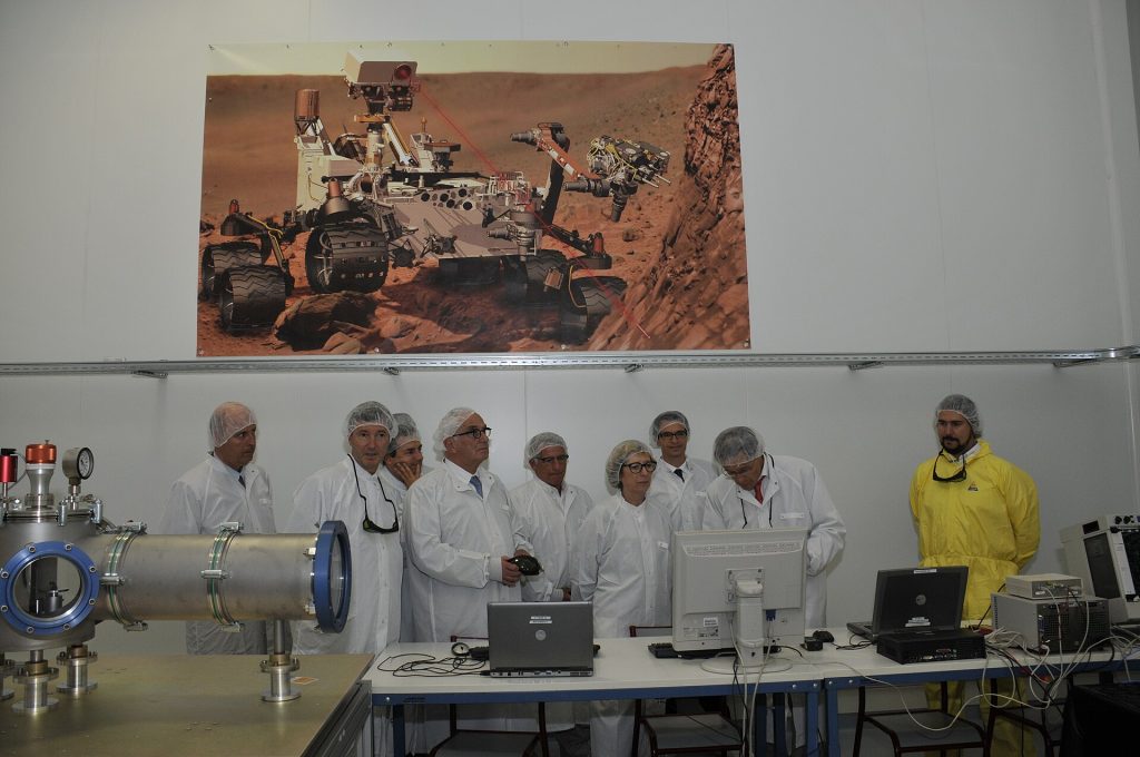 Semiconductor factory clean room with silicon wafer production equipment